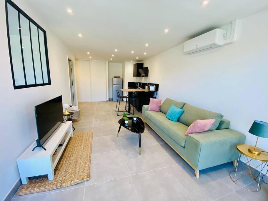"Royal" Magnifique Appartement Avec Vue Sur Le Cadre Royal سُت المظهر الخارجي الصورة